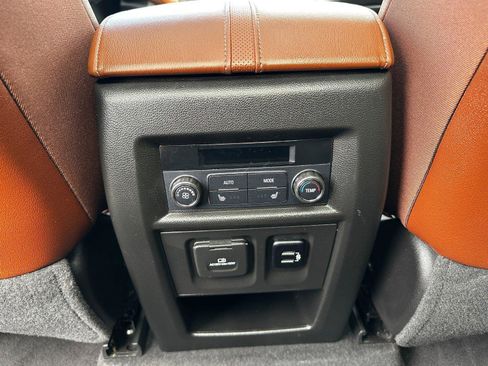 Used 2018 Chevrolet Traverse High Country image 23