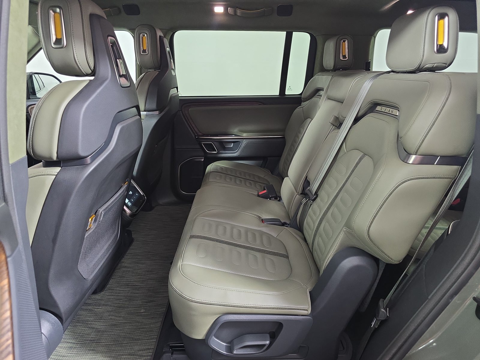 Used 2023 Rivian R1S Launch Edition Quad AWD/4WD image 21