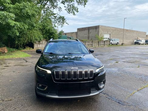 Used 2019 Jeep Cherokee Limited AWD/4WD image 8