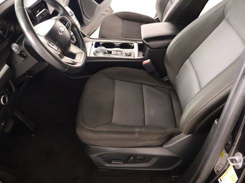 Used 2023 Ford Explorer XLT AWD/4WD image 11