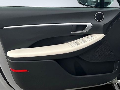 Used 2025 Hyundai Sonata SEL FWD image 21