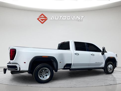 Used 2024 GMC Sierra 3500 Denali Ultimate AWD/4WD image 8