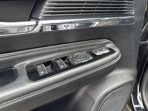 Used 2022 Lincoln Corsair AWD w/ Equipment Group 101A image 11