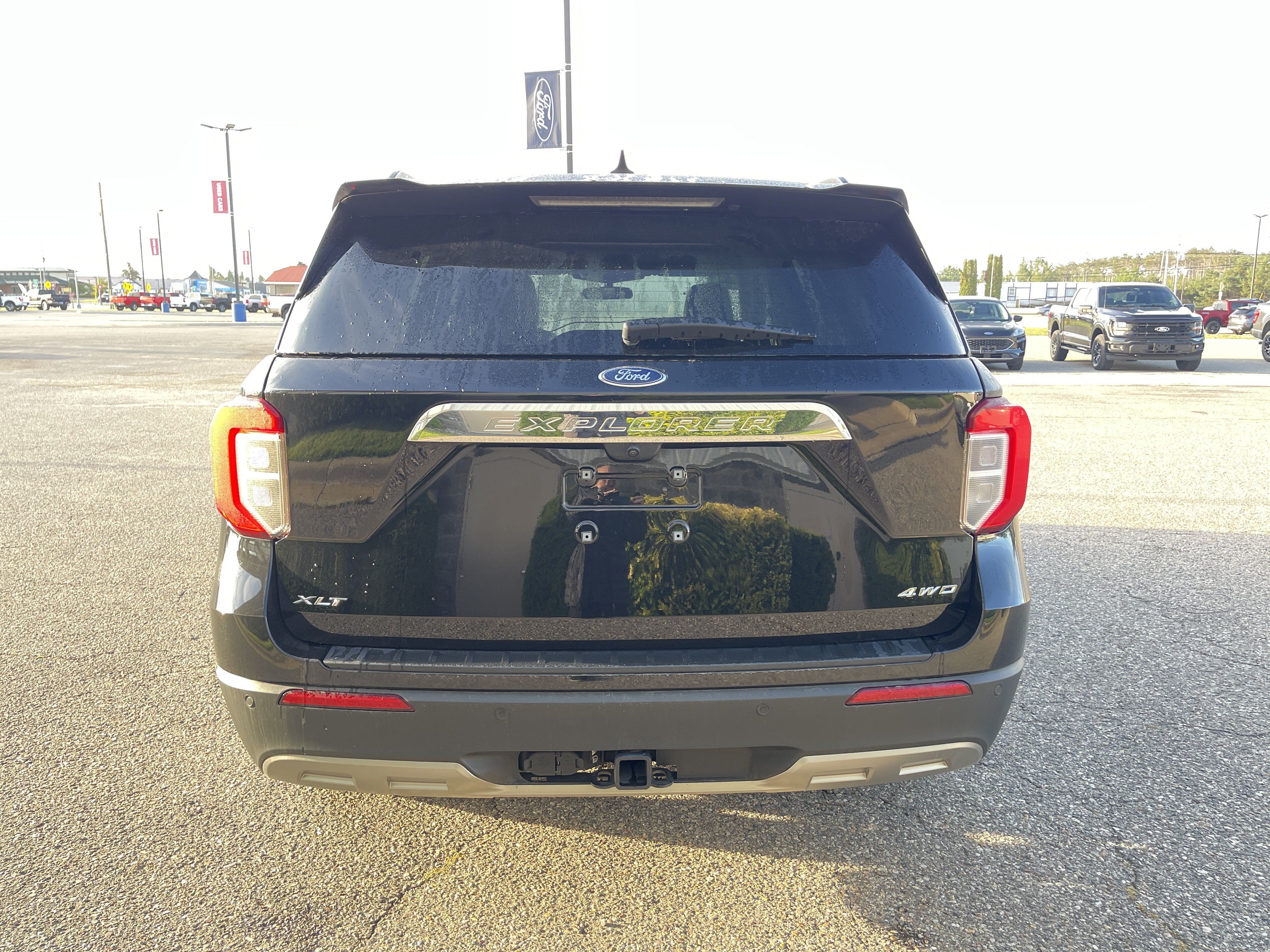 Used 2023 Ford Explorer XLT w/ Equipment Group 202A AWD/4WD image 5