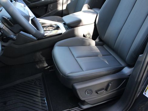 Used 2025 Audi Q5 Premium Plus w/ Premium Plus AWD/4WD image 23