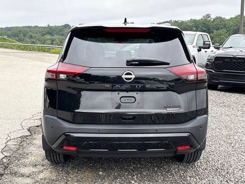 Certified 2023 Nissan Rogue SV w/ SV Premium B Package AWD/4WD image 4