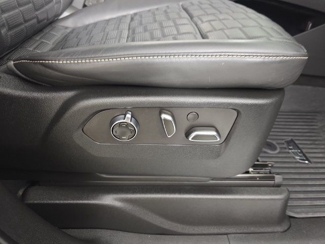 Used 2022 Cadillac Escalade Sport Platinum w/ LPO, ONYX Package AWD/4WD image 34
