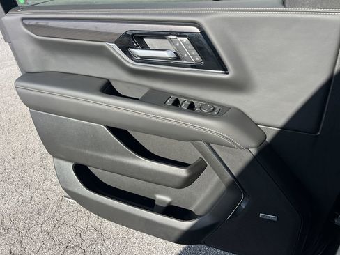 New 2026 GMC Yukon XL Elevation image 13