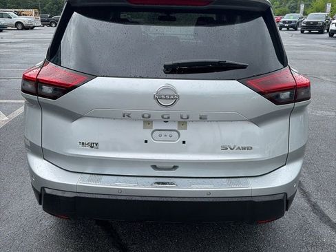 Used 2024 Nissan Rogue SV AWD/4WD image 7