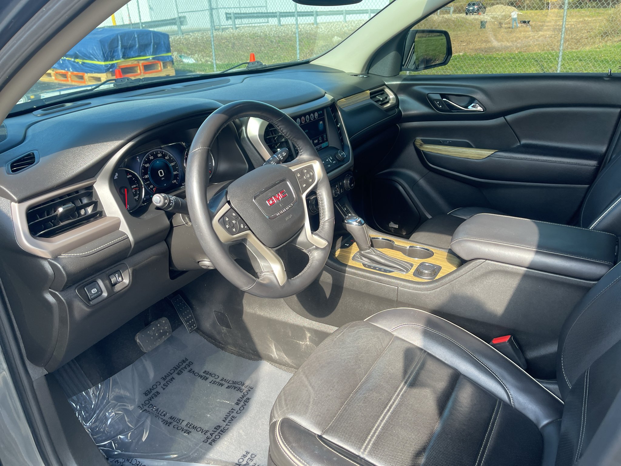 Used 2018 GMC Acadia Denali w/ Technology Package AWD/4WD image 9