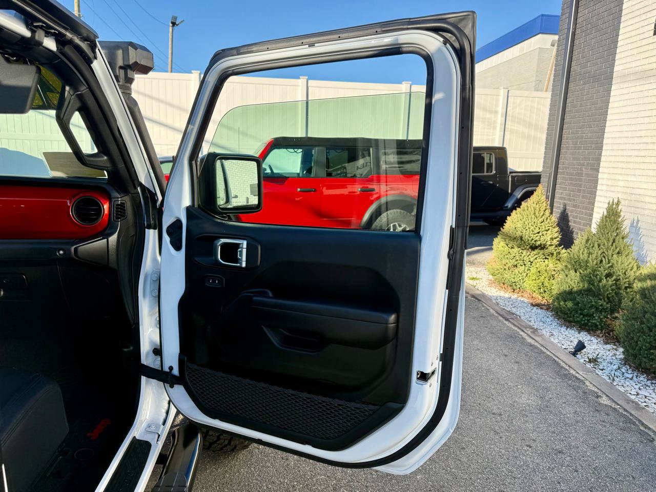 Used 2021 Jeep Gladiator Sport AWD/4WD image 31