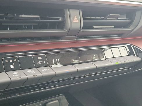 New 2026 Toyota Prius Plug-In Hybrid image 32