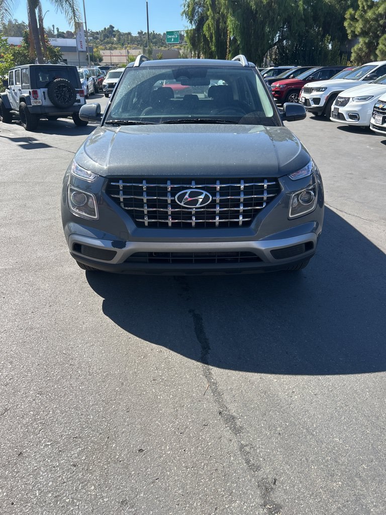 Used 2026 Hyundai Venue SEL FWD image 4