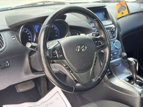 Used 2015 Hyundai Genesis 3.8 image 16