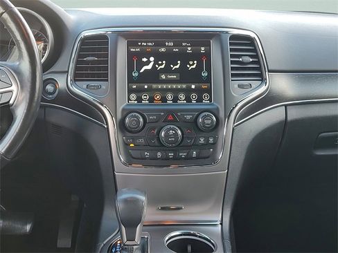 Certified 2018 Jeep Grand Cherokee Limited image 18