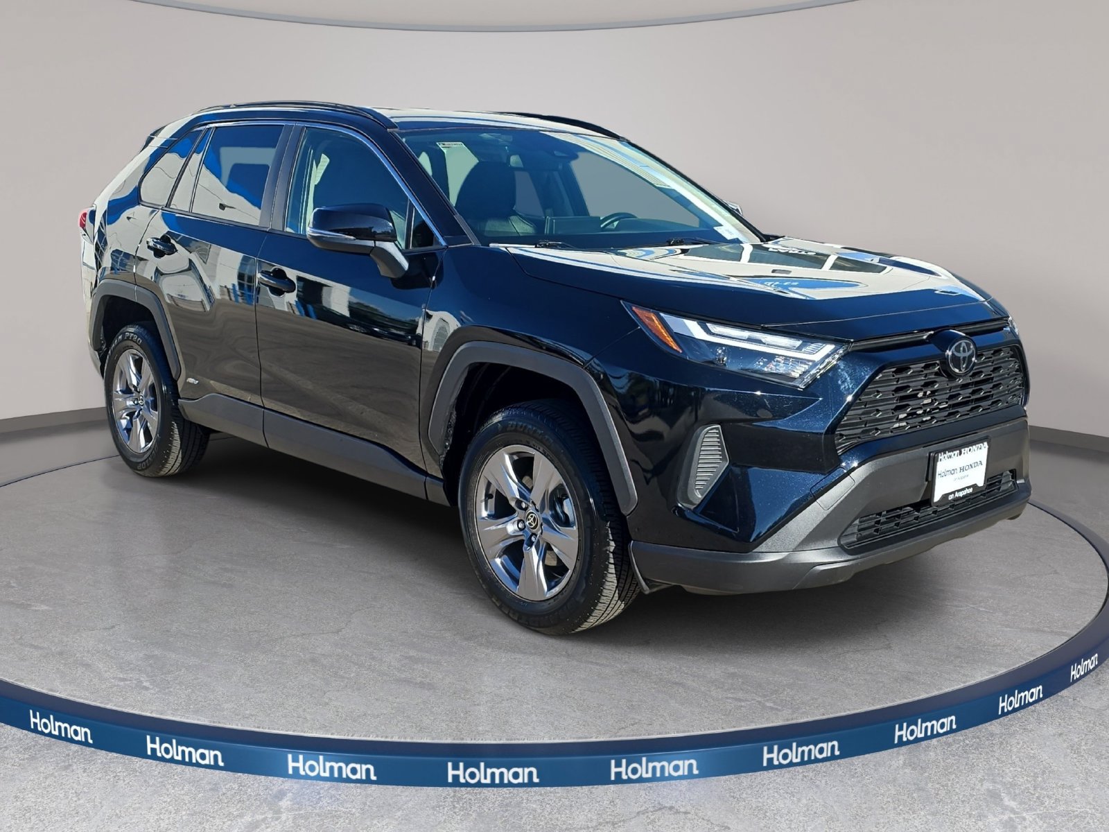 Used 2025 Toyota RAV4 XLE AWD/4WD image 4