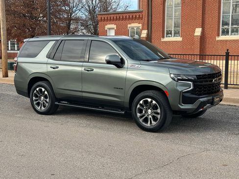 Used 2023 Chevrolet Tahoe Z71 w/ Luxury Package image 2