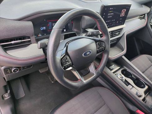 Used 2025 Ford Explorer ST-Line image 10