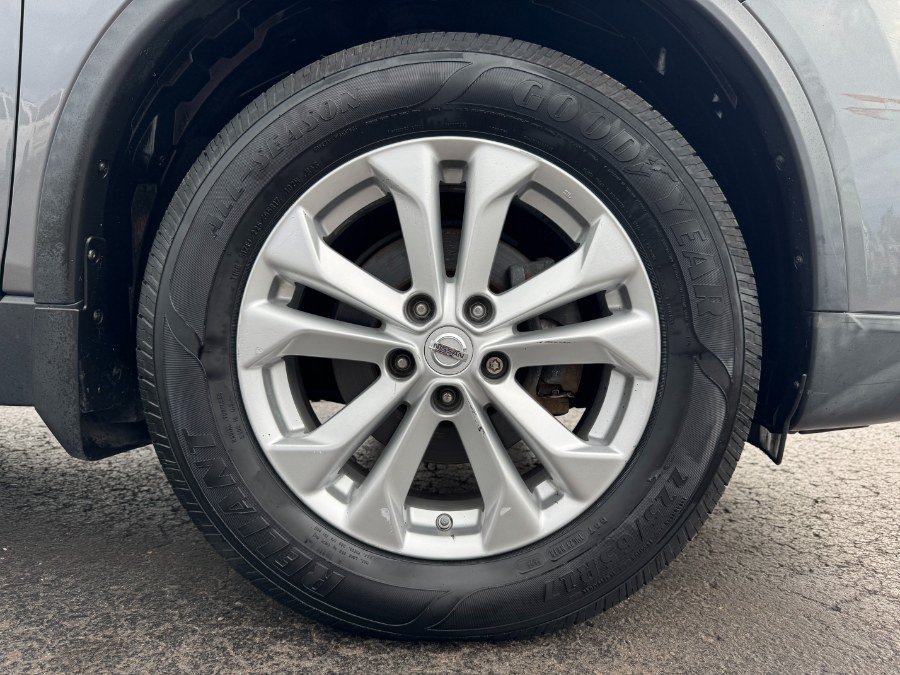 Used 2016 Nissan Rogue SV w/ SV Premium Package AWD/4WD image 13