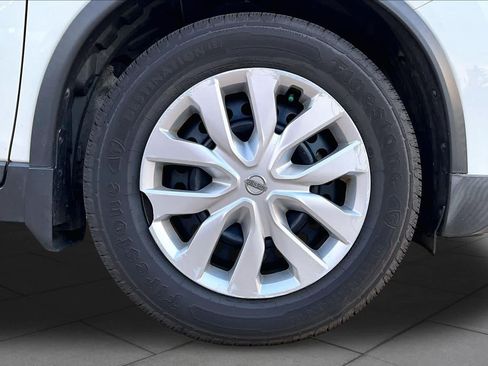Used 2017 Nissan Rogue S w/ Appearance Package FWD image 11