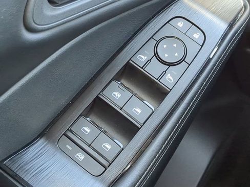 Used 2025 Nissan Rogue SV FWD image 21