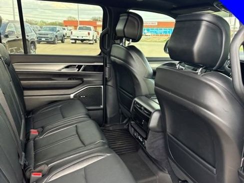 Used 2023 Jeep Wagoneer Series II image 16