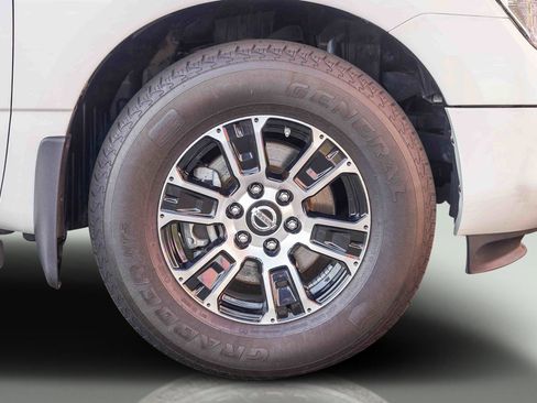 Used 2021 Nissan Titan SV w/ Accessory Utility Package image 12