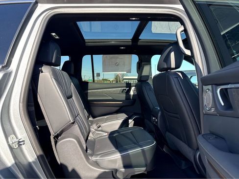 New 2026 Buick Enclave Avenir w/ Super Cruise Package AWD/4WD image 6