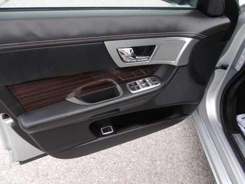 Used 2012 Jaguar XF Portfolio RWD image 17