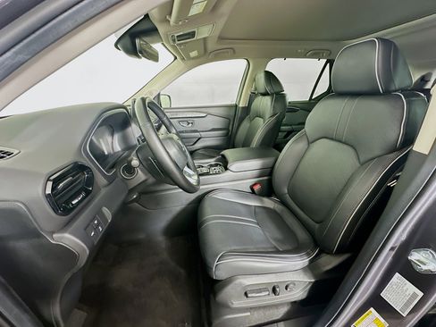 Used 2025 Honda Pilot Elite image 13