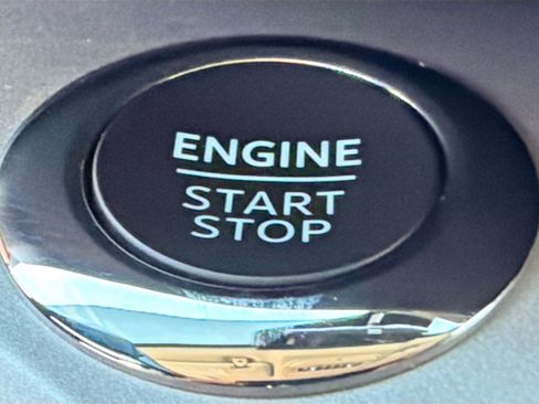 Used 2022 Ford Explorer XLT w/ Equipment Group 202A image 37