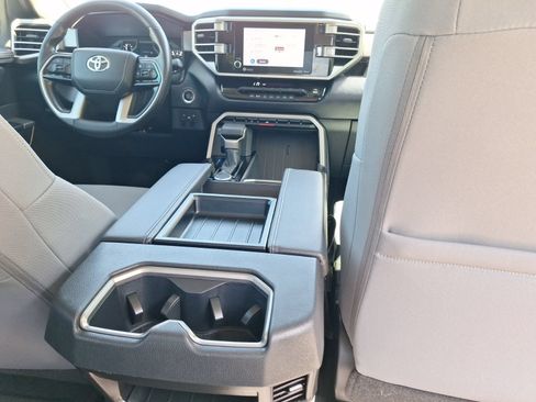 Used 2024 Toyota Tundra SR5 w/ SR5 Convenience Package AWD/4WD image 32