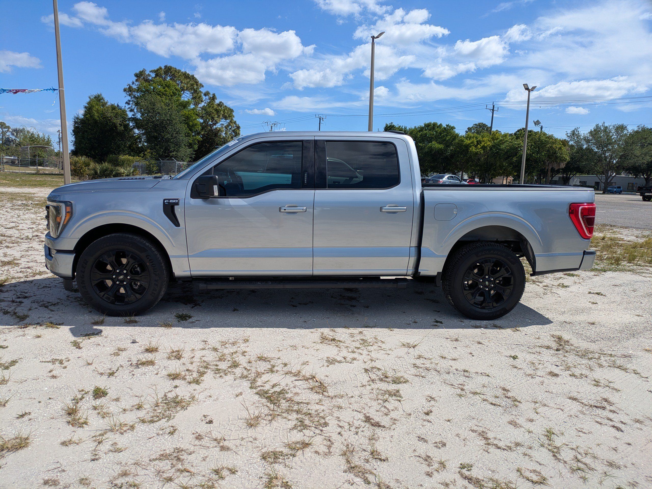 Used 2022 Ford F150 XLT w/ Equipment Group 302A High RWD image 7