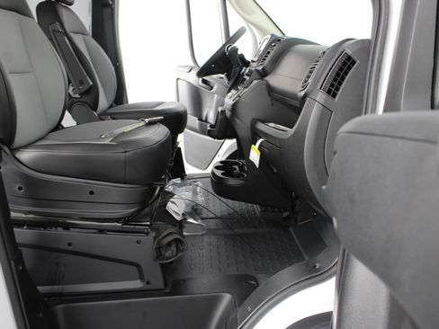 Used 2025 RAM ProMaster 2500 w/ Convenience Group FWD image 18