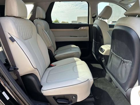 Used 2024 Hyundai Palisade Limited FWD image 11
