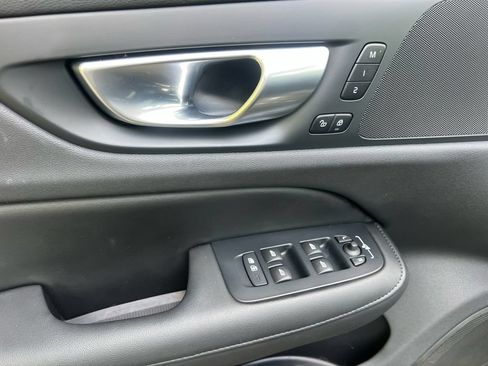 Certified 2024 Volvo S60 B5 Plus AWD/4WD image 10