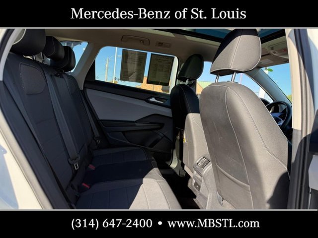 Used 2024 Volkswagen Taos SE w/ Panoramic Sunroof Package FWD image 10