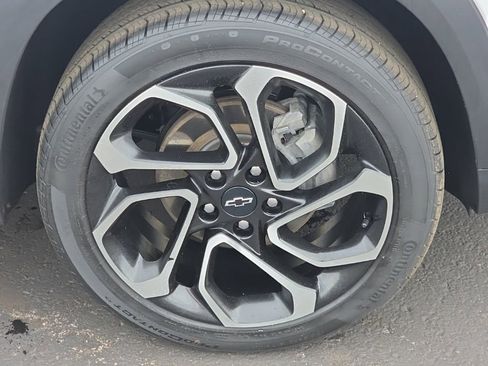 Used 2024 Chevrolet Trax RS FWD image 12