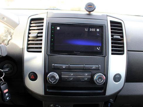 Used 2009 Nissan Frontier SE w/ SE Value Truck Pkg image 21