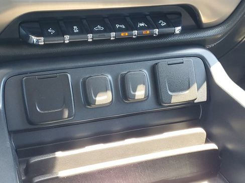 Used 2018 GMC Sierra 1500 Denali AWD/4WD image 21