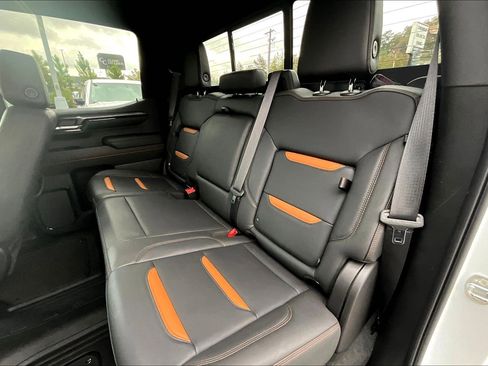 Certified 2022 GMC Sierra 1500 AT4 w/ AT4 Premium Package image 22