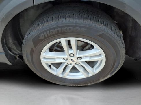 Used 2024 Ford Explorer XLT w/ Equipment Group 202A AWD/4WD image 8