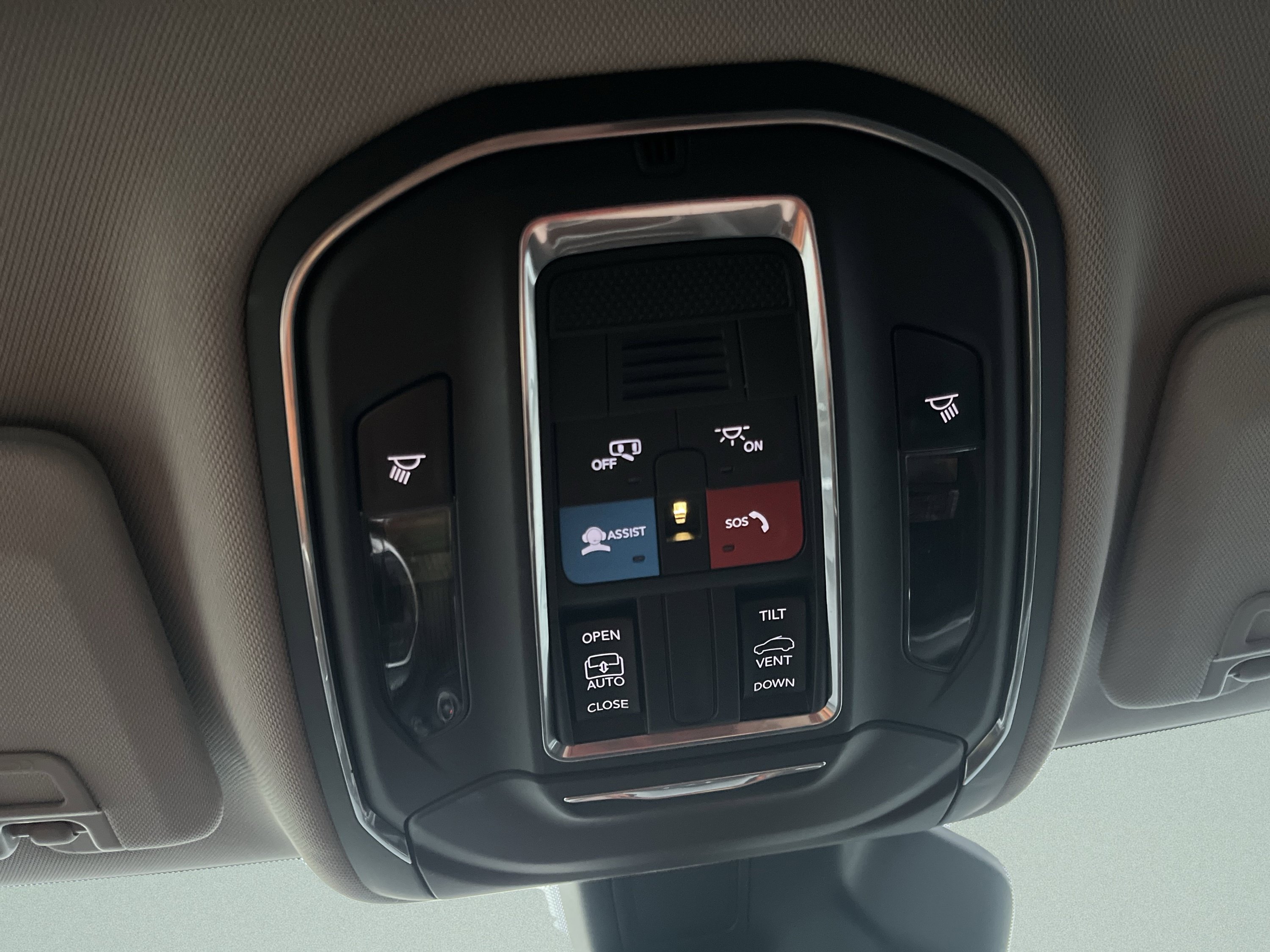 Used 2023 Jeep Grand Cherokee Laredo X AWD/4WD image 20