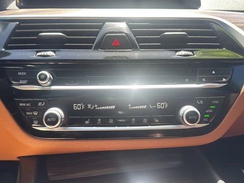 Used 2018 BMW 540i RWD image 22