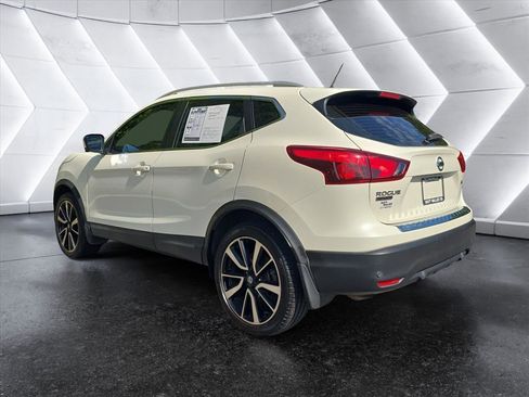 Used 2019 Nissan Rogue Sport SL AWD/4WD image 3
