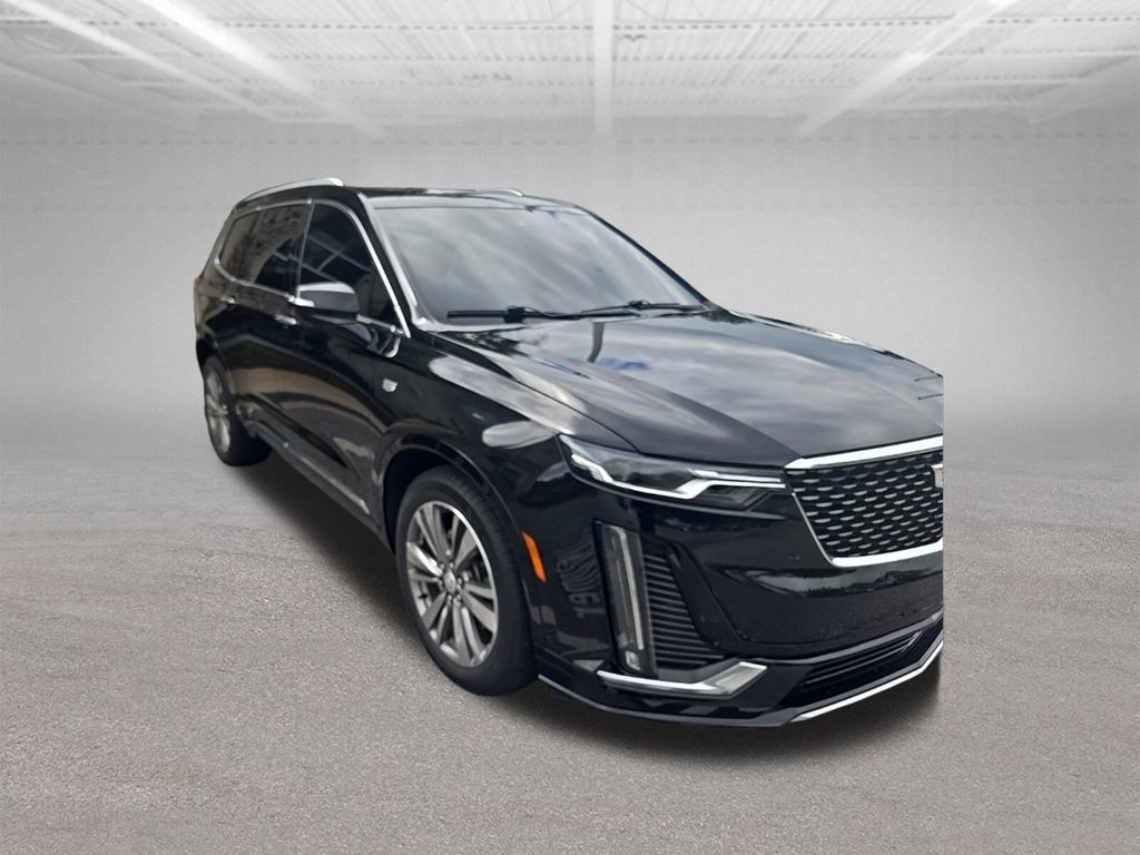 Used 2021 Cadillac XT6 Premium Luxury AWD/4WD image 2