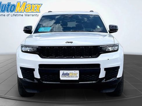 Used 2025 Jeep Grand Cherokee L Altitude AWD/4WD image 2