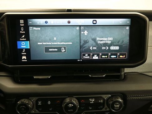 Used 2025 Jeep Wrangler Unlimited Sahara w/ Safety Group AWD/4WD image 19