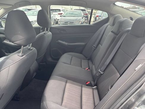 Used 2025 Nissan Altima 2.5 SV FWD image 21
