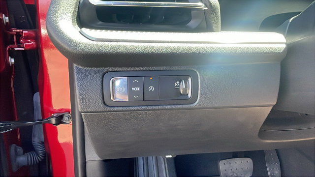 Used 2026 Chevrolet Traverse LT w/ LPO, Cargo Package FWD image 25